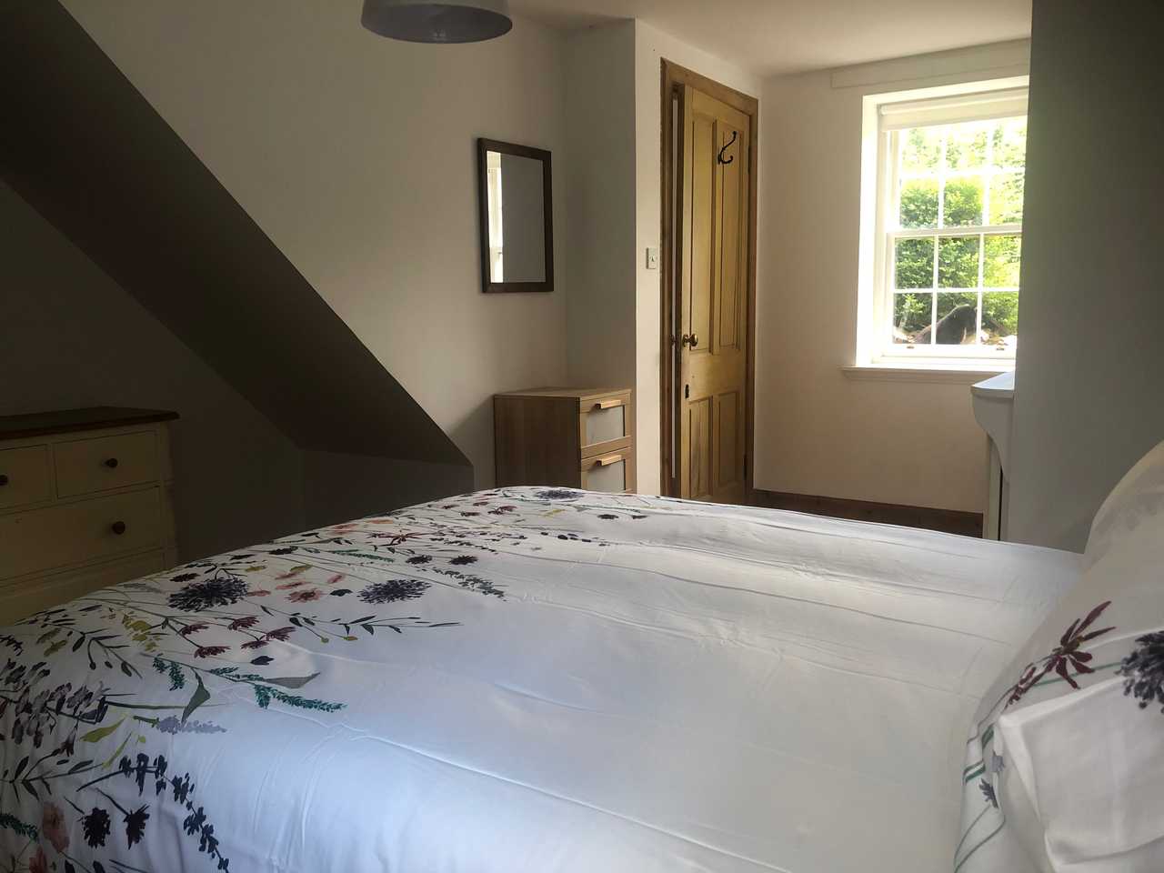 The Neuk o' the Mill: vegan B&B stone cottage