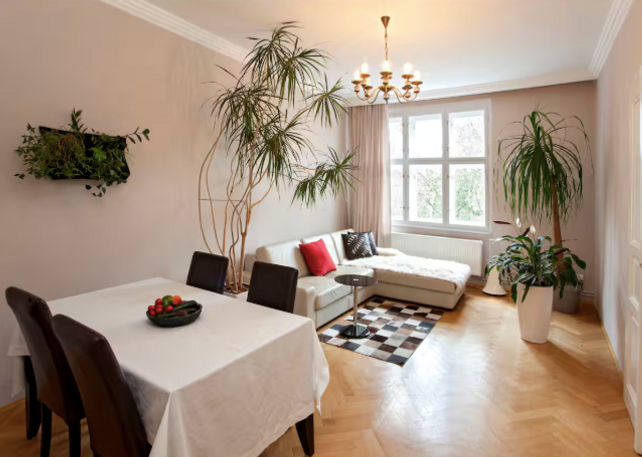 Charismatic 1920's apartment near Prague Castle