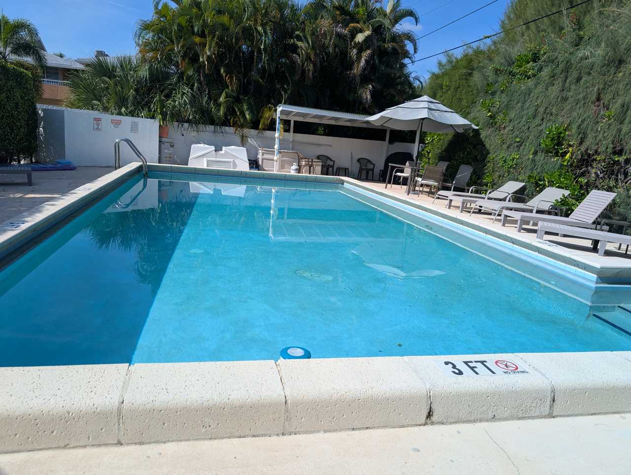 beautiful ,quiet , private, easy, gorgeous residential area, beaches ,marina 