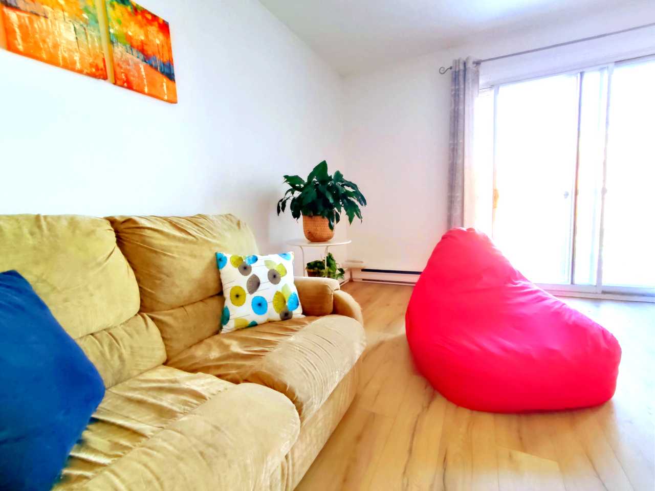 Cozy Room with a beautiful view of downtown Quebec and very close to nature