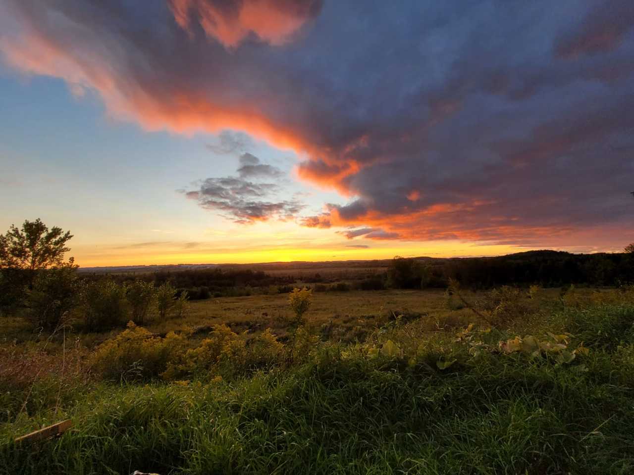 Cozy private apartment with amazing views and sunsets, unobstructed to horizon. 