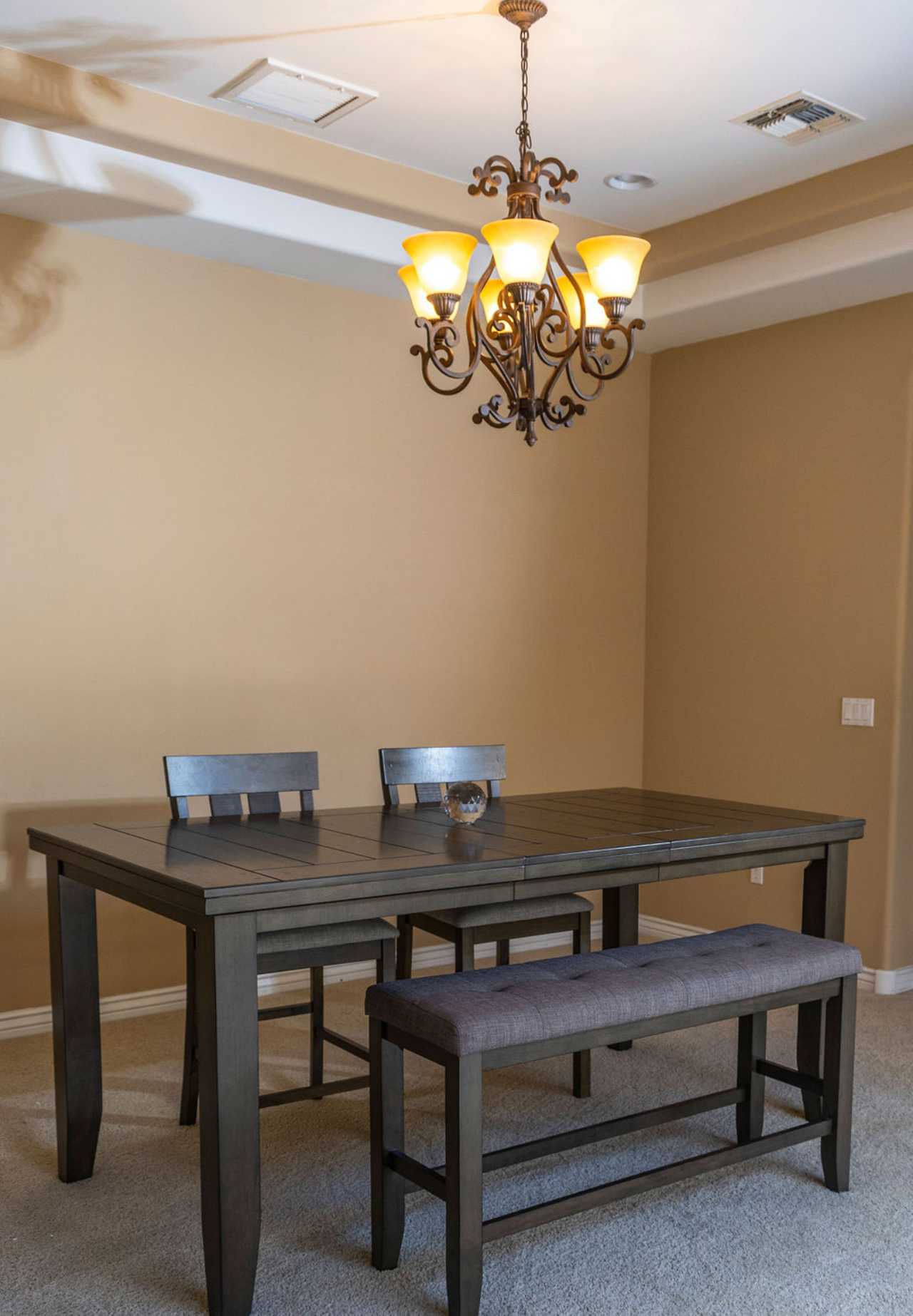 Luxurious Vegan-Friendly Retreat with Private Bath & Pool in Gated Community