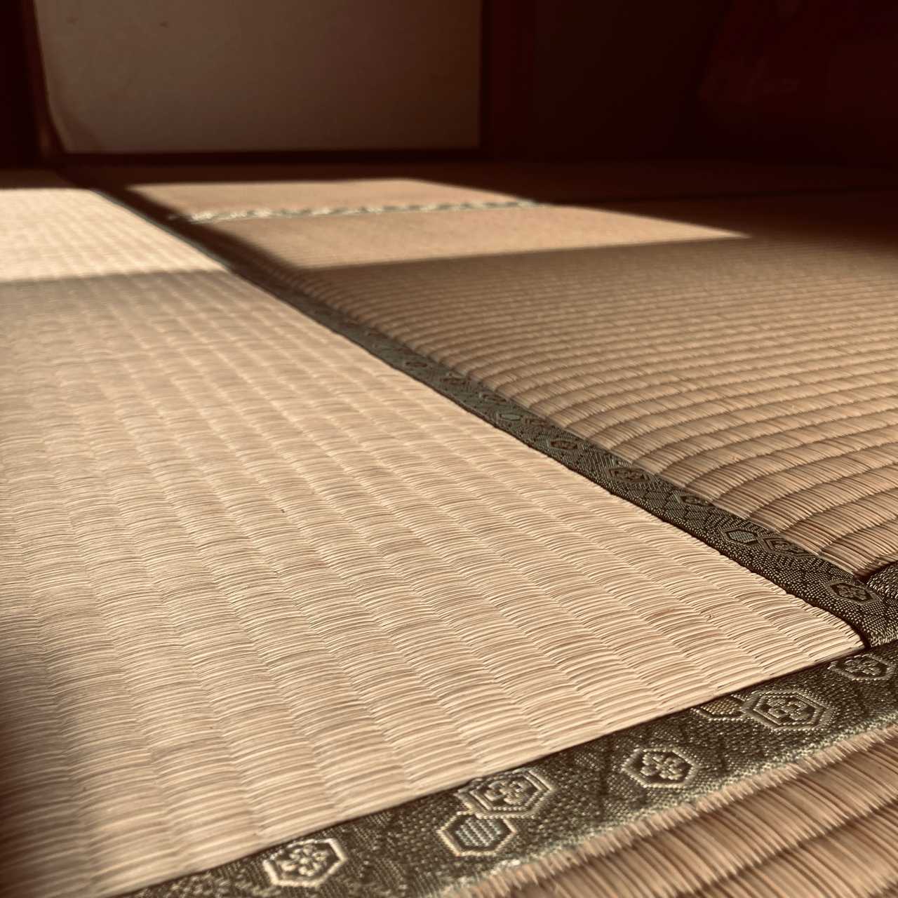 Tatami & Desk, beach access