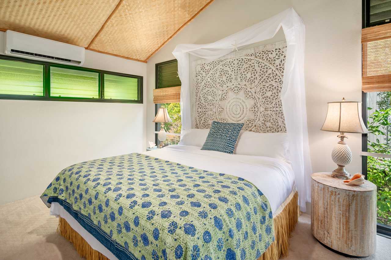 Honeymoon Tiki Suite