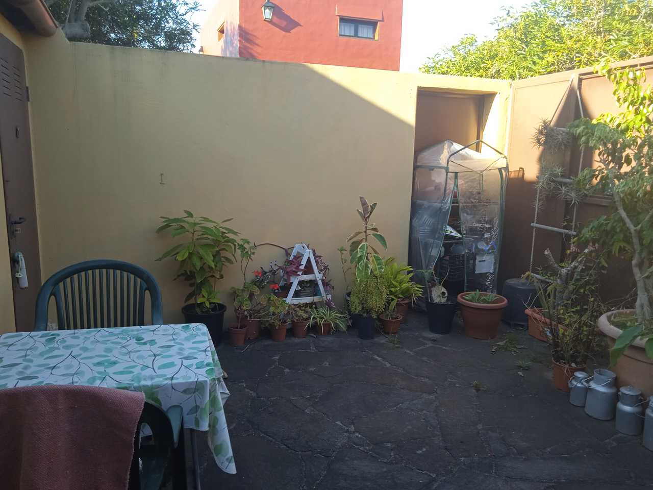 Veganaria House