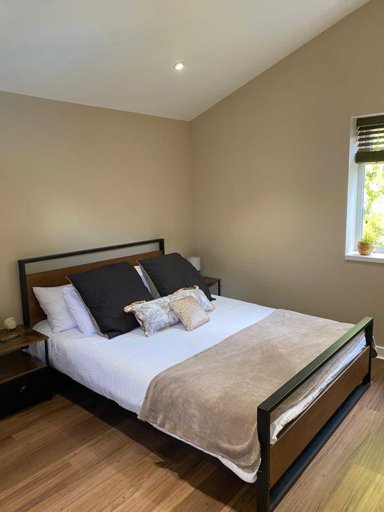 Newly refurbished guest house situated in North Bristol. Home to rescue animals