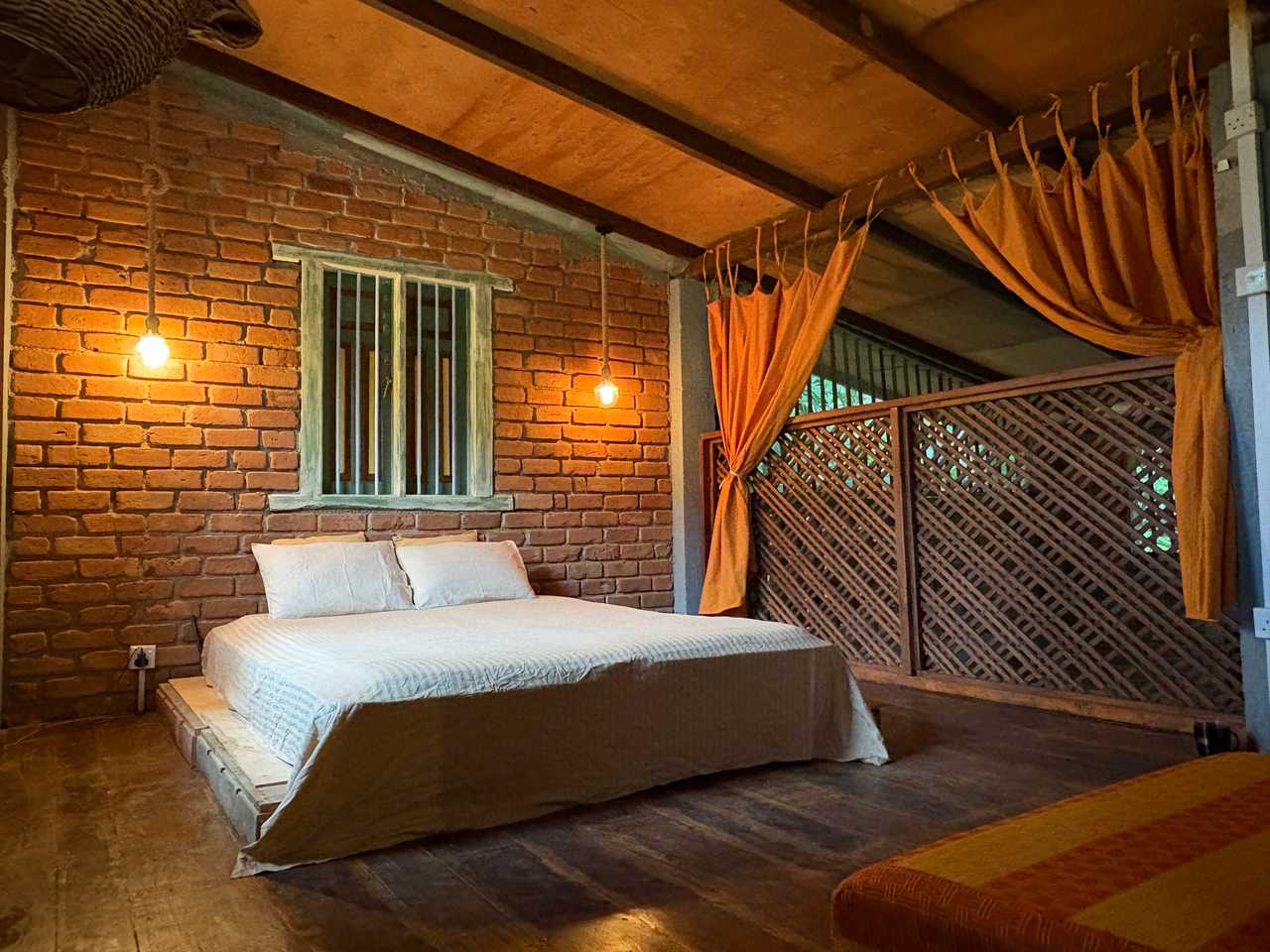 Wild hikes Nature Views and River Escapes.Rustic fores cottage With all 3 meals