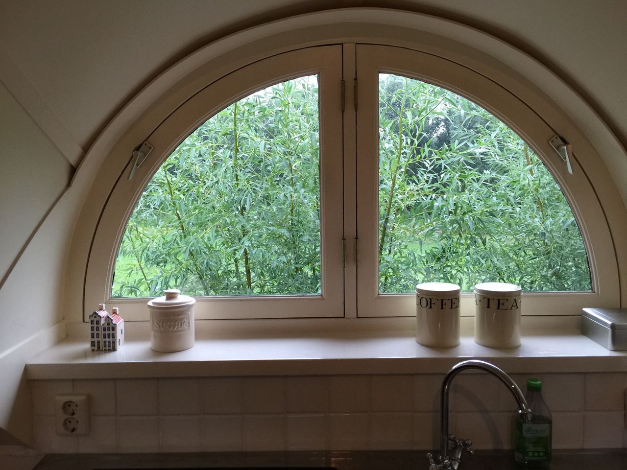 Cozy and Peaceful Thatched Roof Guesthouse of 1880's Farmhouse near Amsterdam!