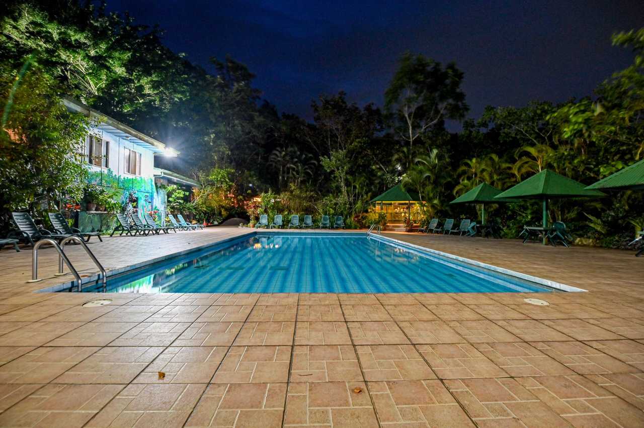 Lands in love hotel & forest resort 