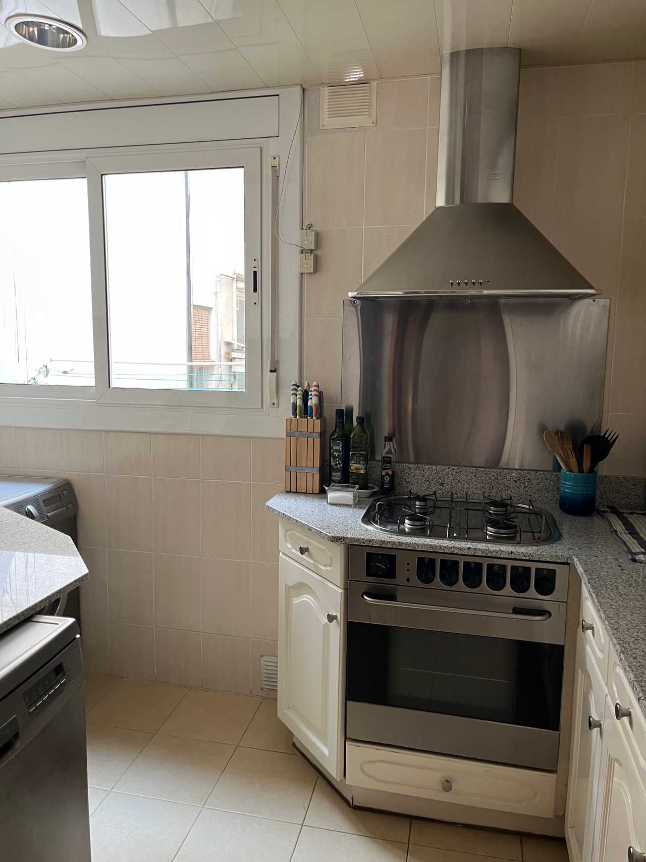 Comfortable double room with its own terrace and lovely views in an attic duplex