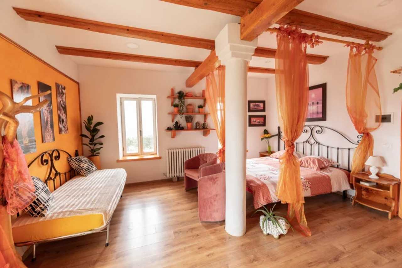 The Orange Lilly, apartment with sauna in the lush hills of central Italy