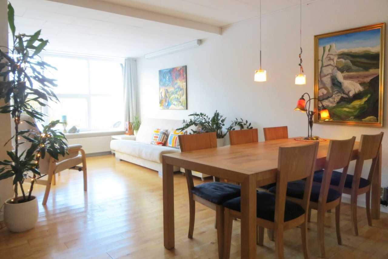 House in Sønderborg with space to relax. Garden. Art. Kitchen. Music. No TV.