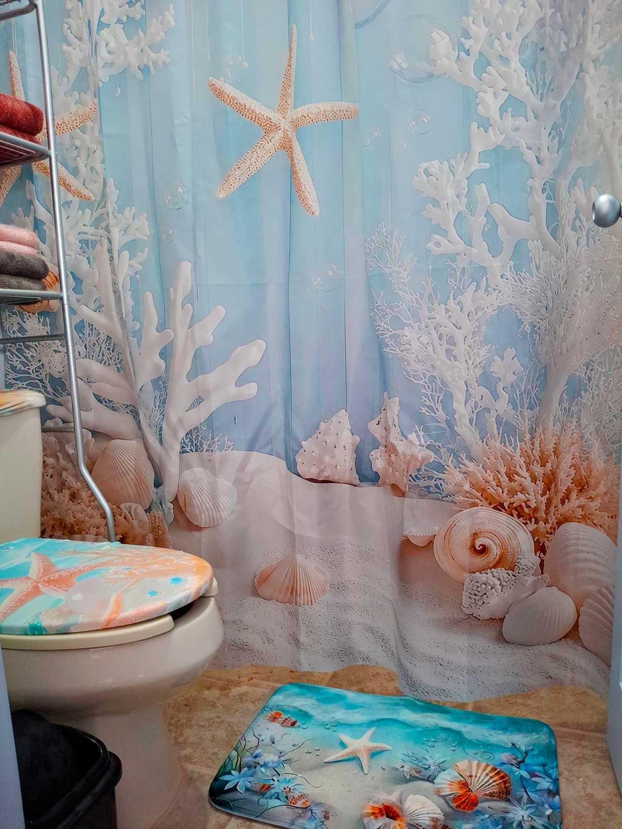 Blue Lotus is a lovely comfortable studio with lots of natural light. 