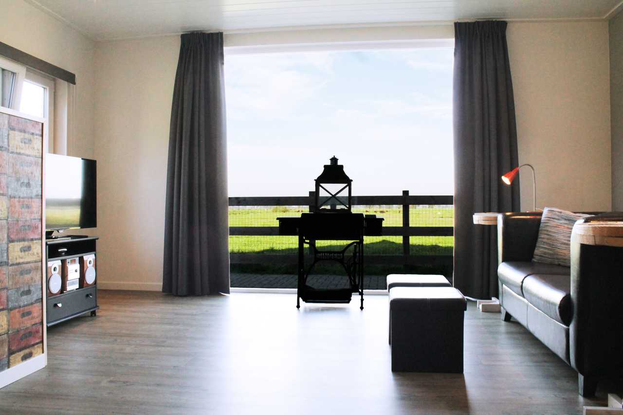 Guesthouse with fantastic view on typical Dutch landscape. Enjoy nature. 