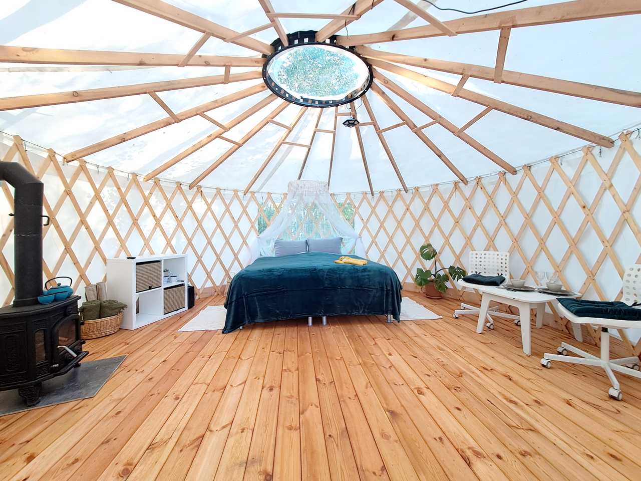Romantic glamping yurt Purvs with wild outdoor bath