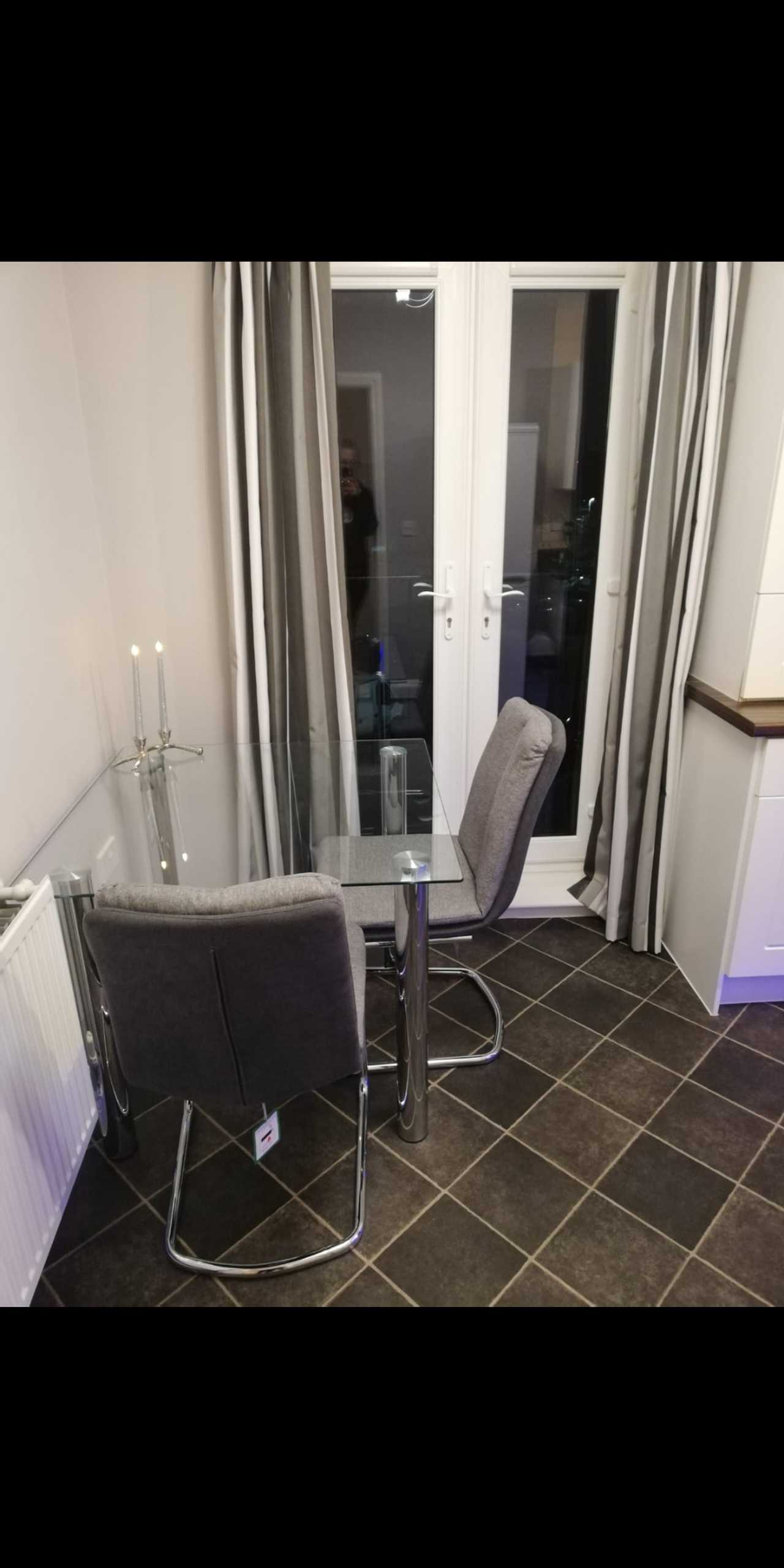 Small bedroom with a good mattress 