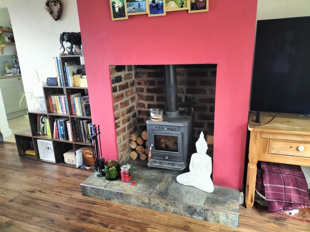 Cozy, quiet double room in a quaint (yet well connected) Welsh Village