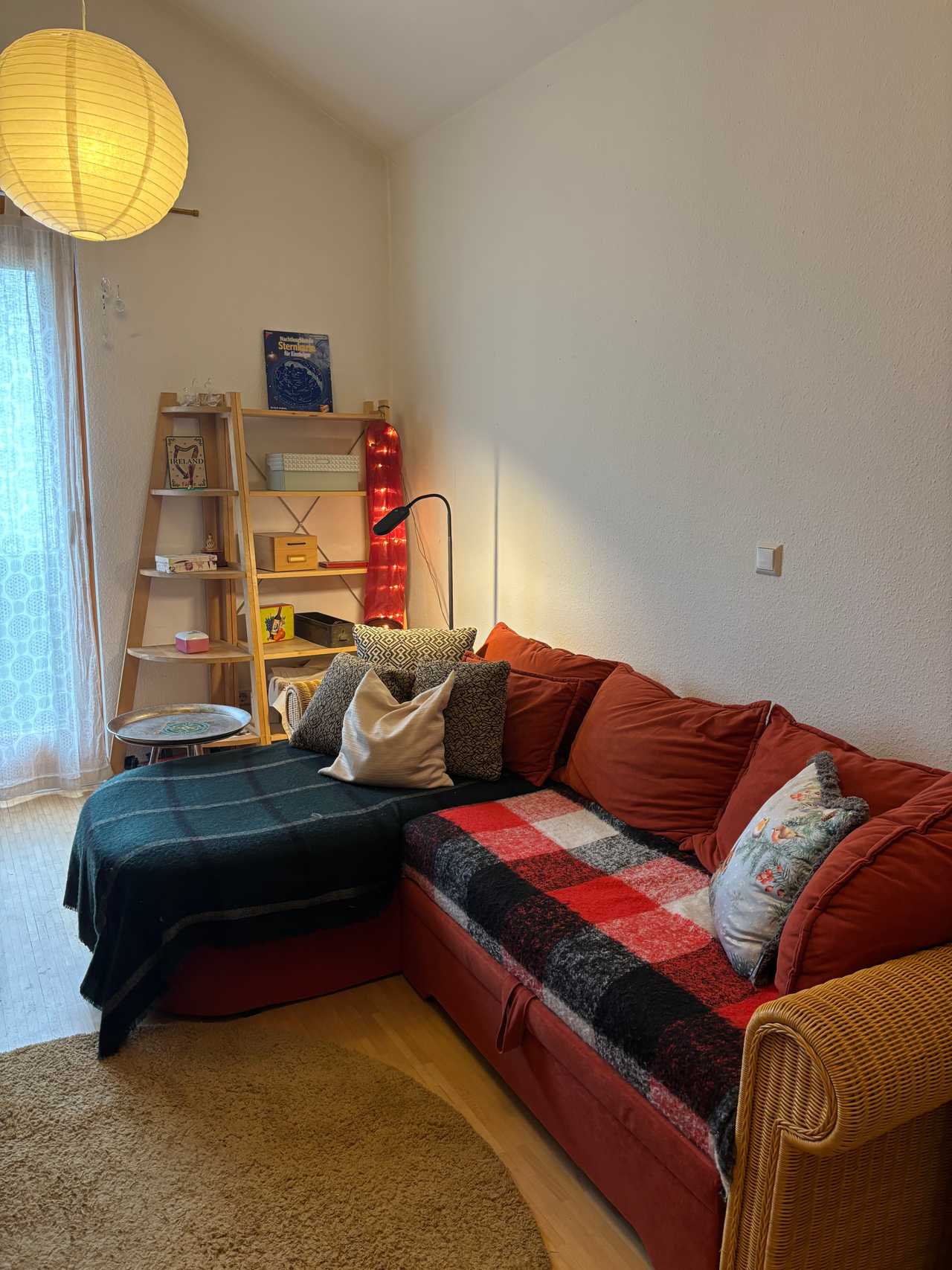 cozy room with extra space to relax and to enjoy