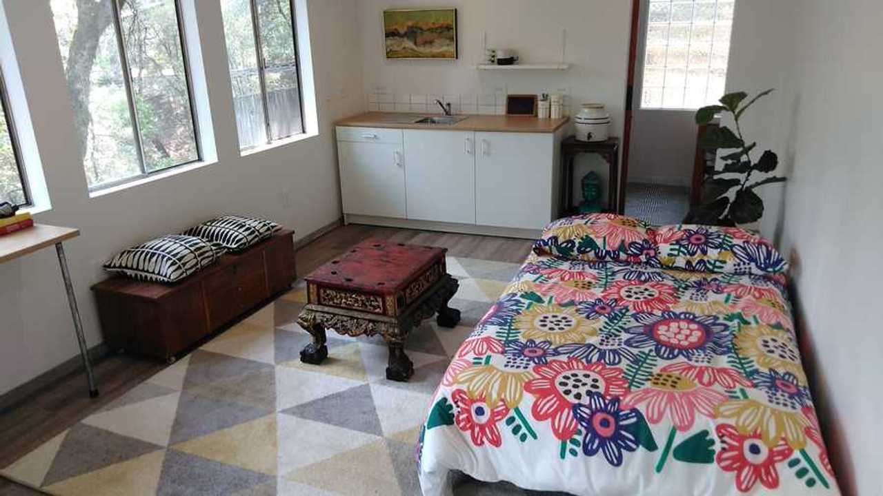 Northern California Foothills Hideaway near lakes, rivers, biking, and hiking