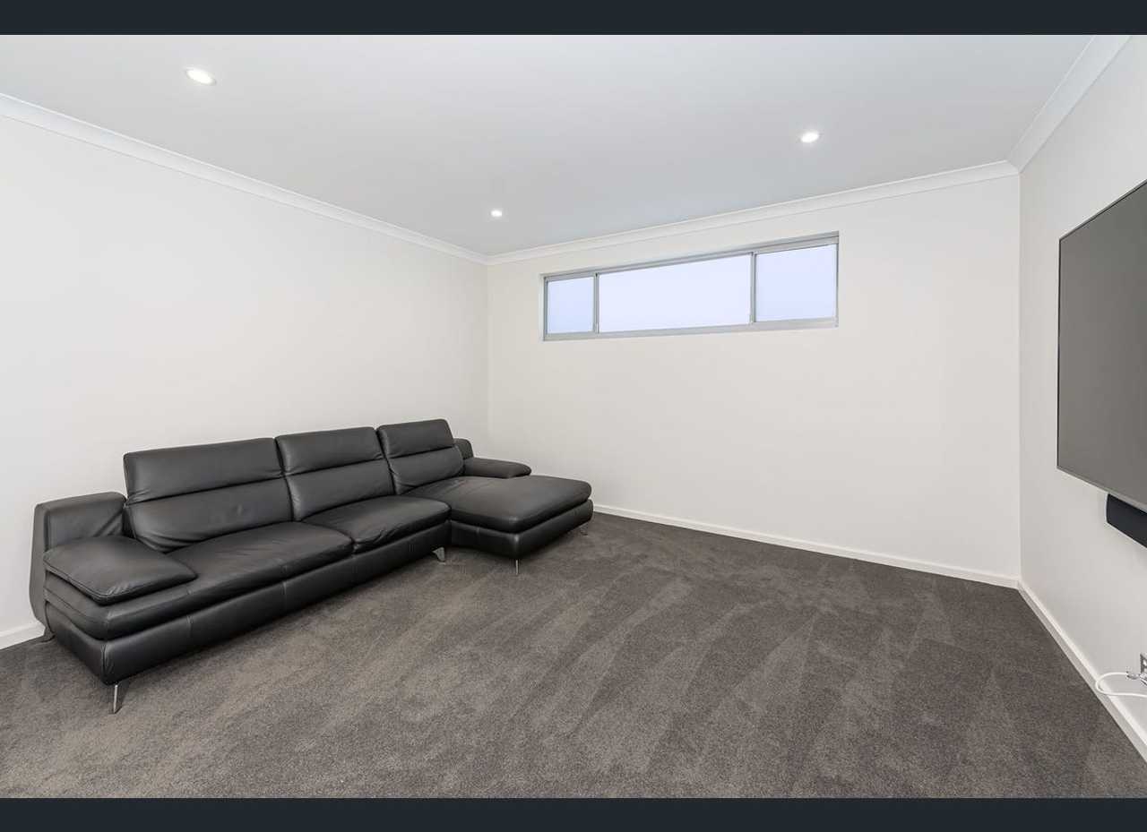 Private bedroom in large, spacious house