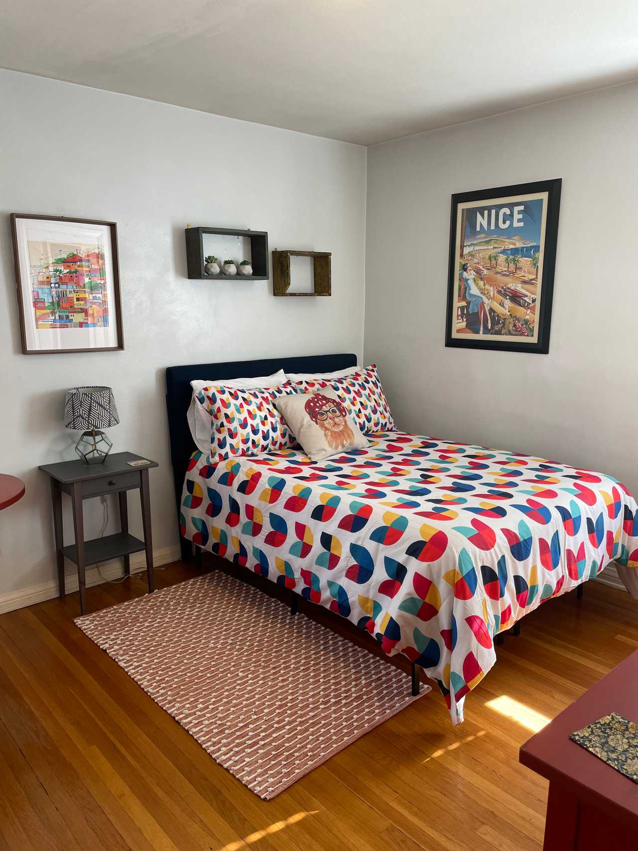 Beautiful Bedrooms minutes from Universal Studios