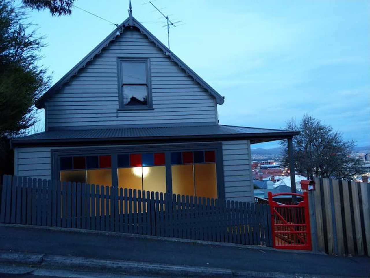 "The Cave" West Hobart 🌈 🌱 