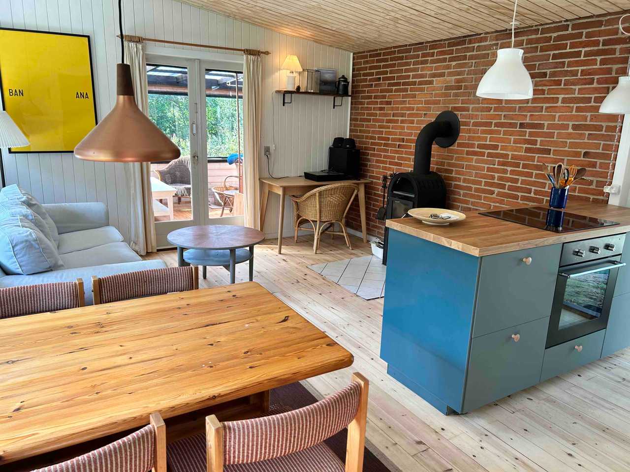 Cozy cabin, walking distance from the beach and Heatherhill.