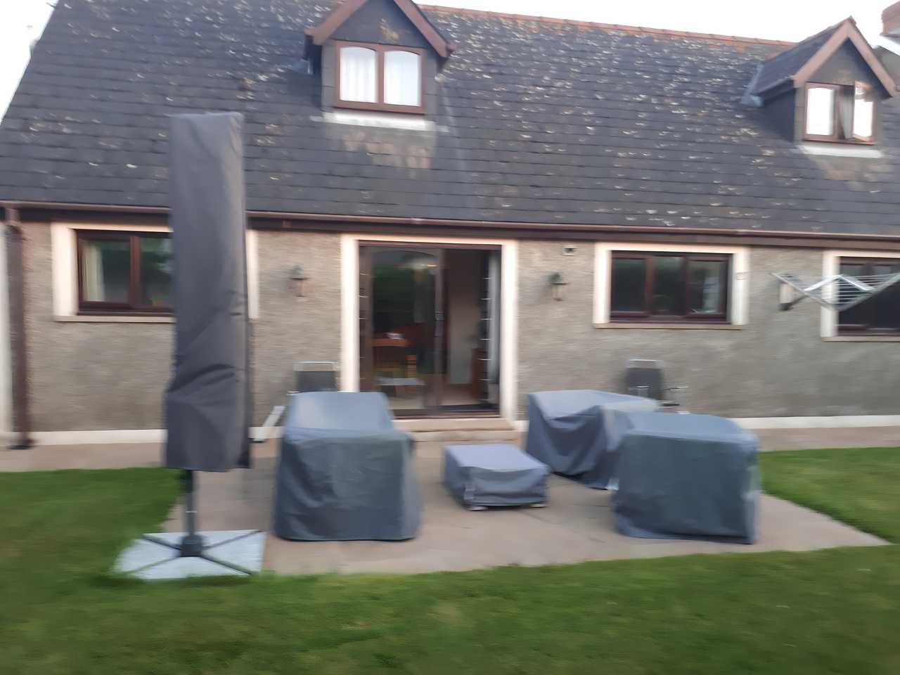 Dorma bungalow half an hour from beaches, the coastal path & Skomer Island 