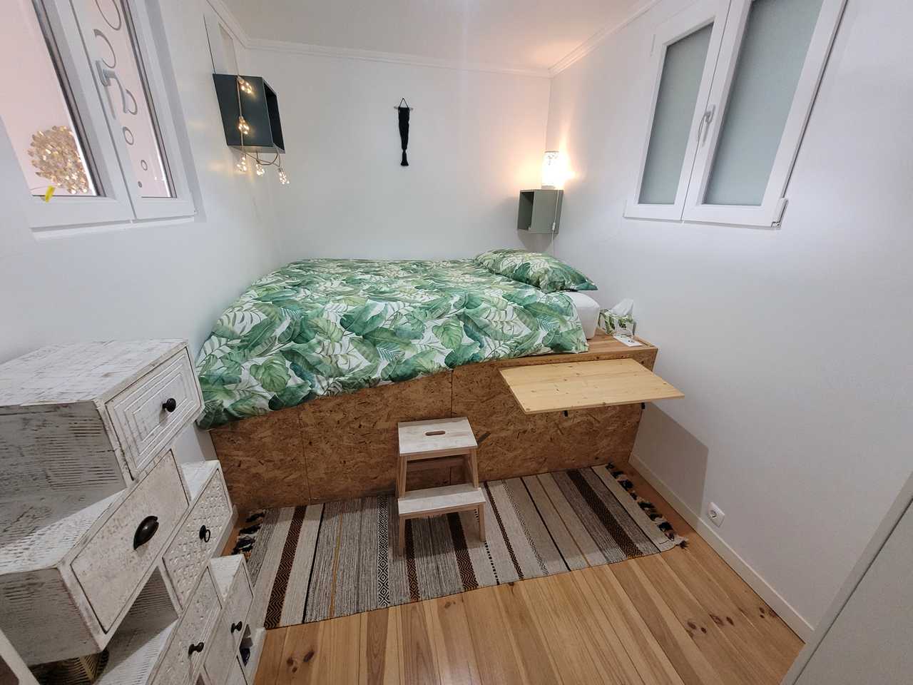 Small internal bedroom, breakfast included