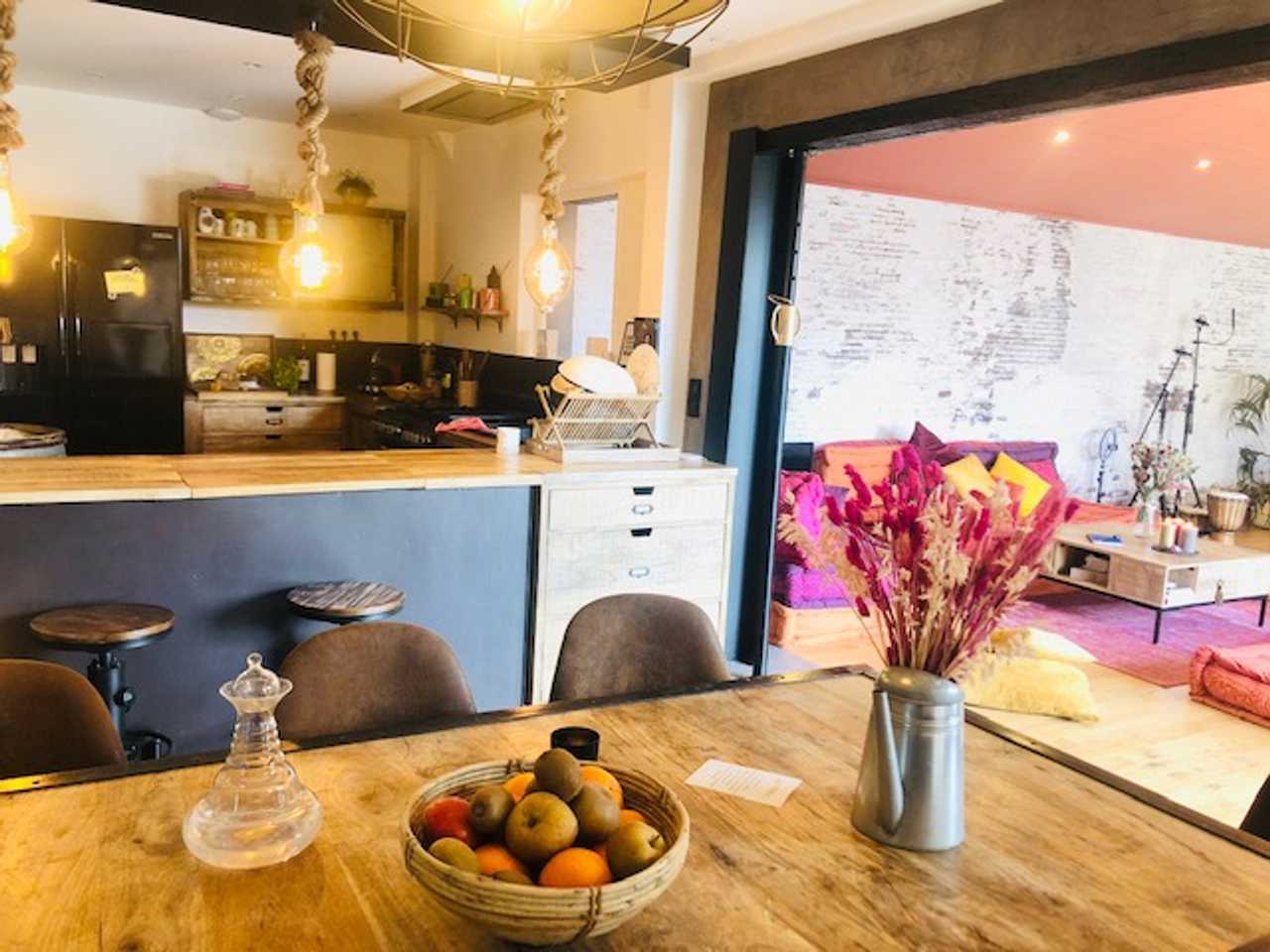 Art & Spiritual unique huge Loft 1h from Paris