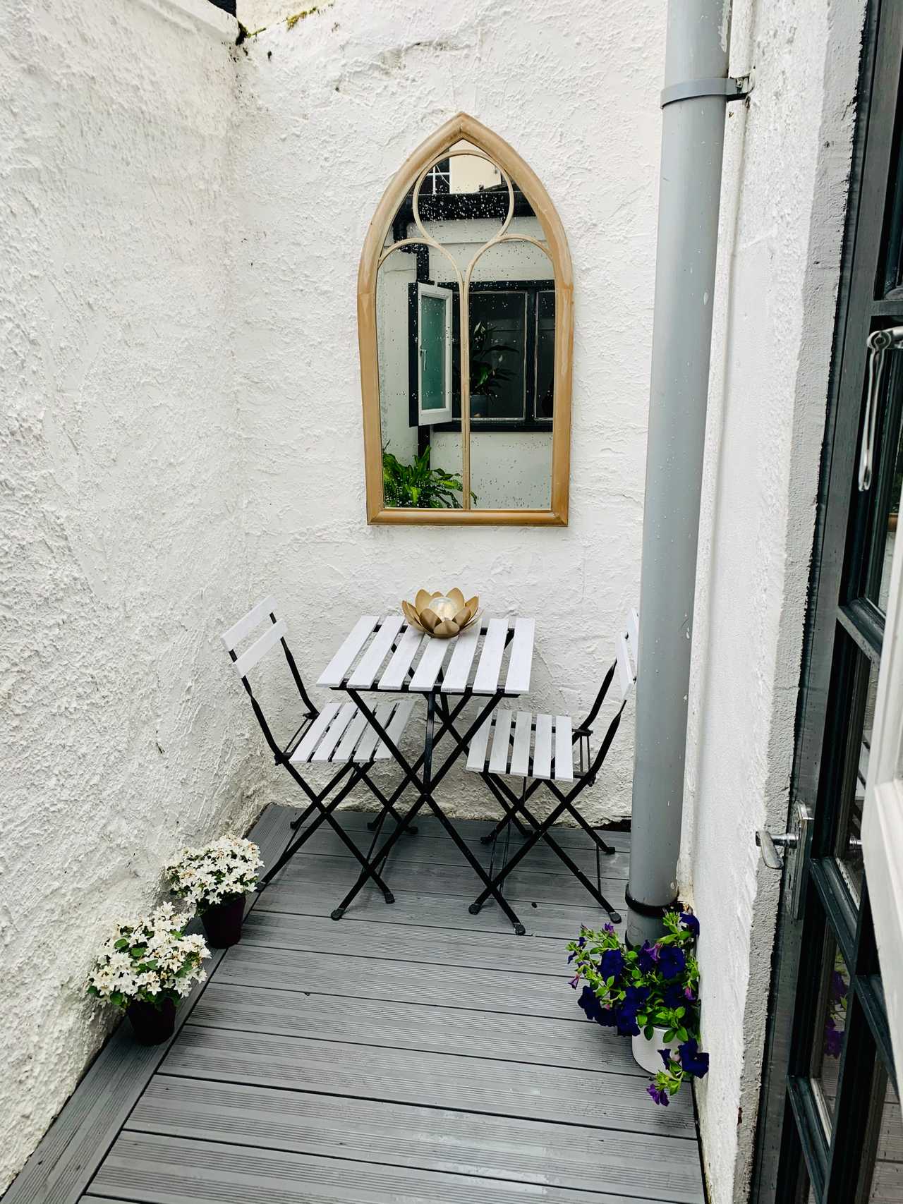BRIGHTON’S Centrally Located Modern Cottage & Private Patio