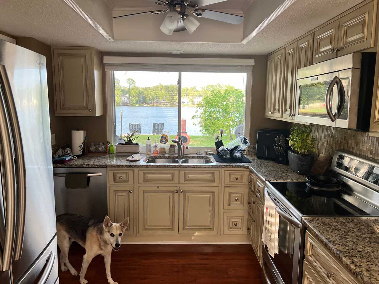 Lakefront property minutes away from local attractions 