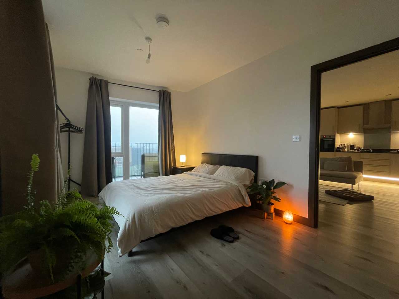 Minimalist Flat