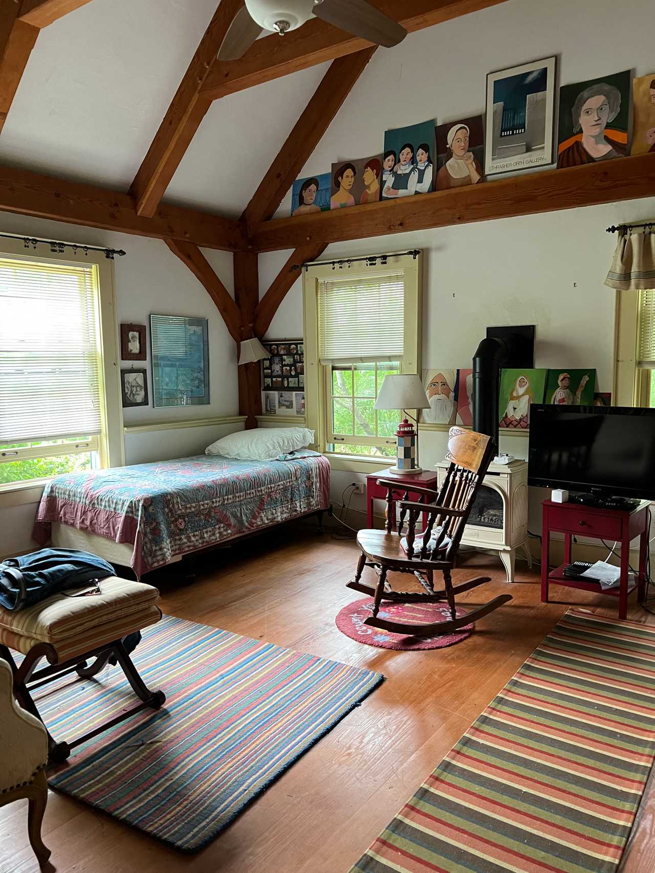Post & beam home minutes from  beaches, downtown, and grocery store