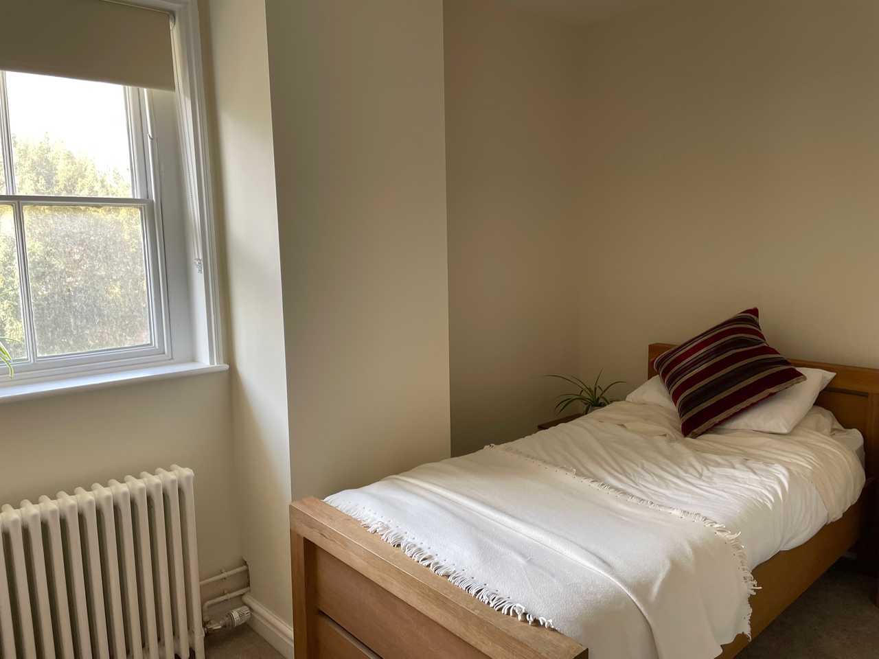 New en-suite rooms in peaceful meditation centre, in beautiful listed building!