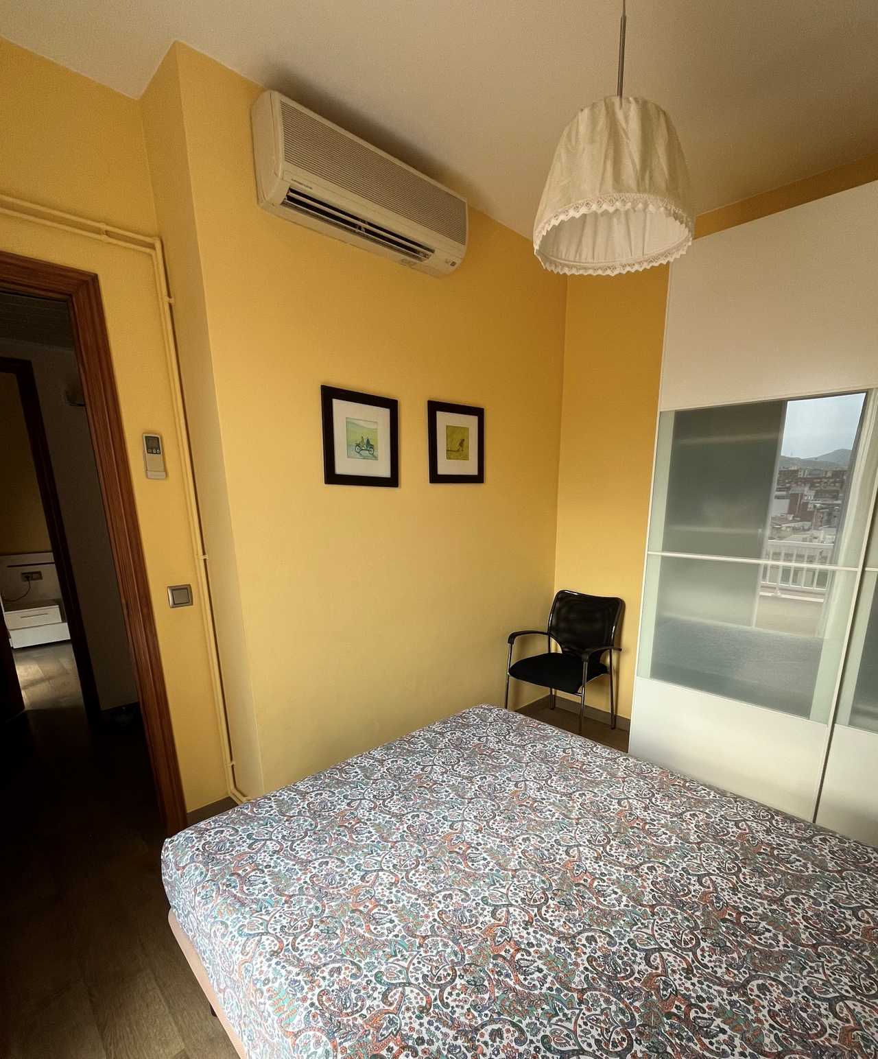 Comfortable double room with its own terrace and lovely views in an attic duplex