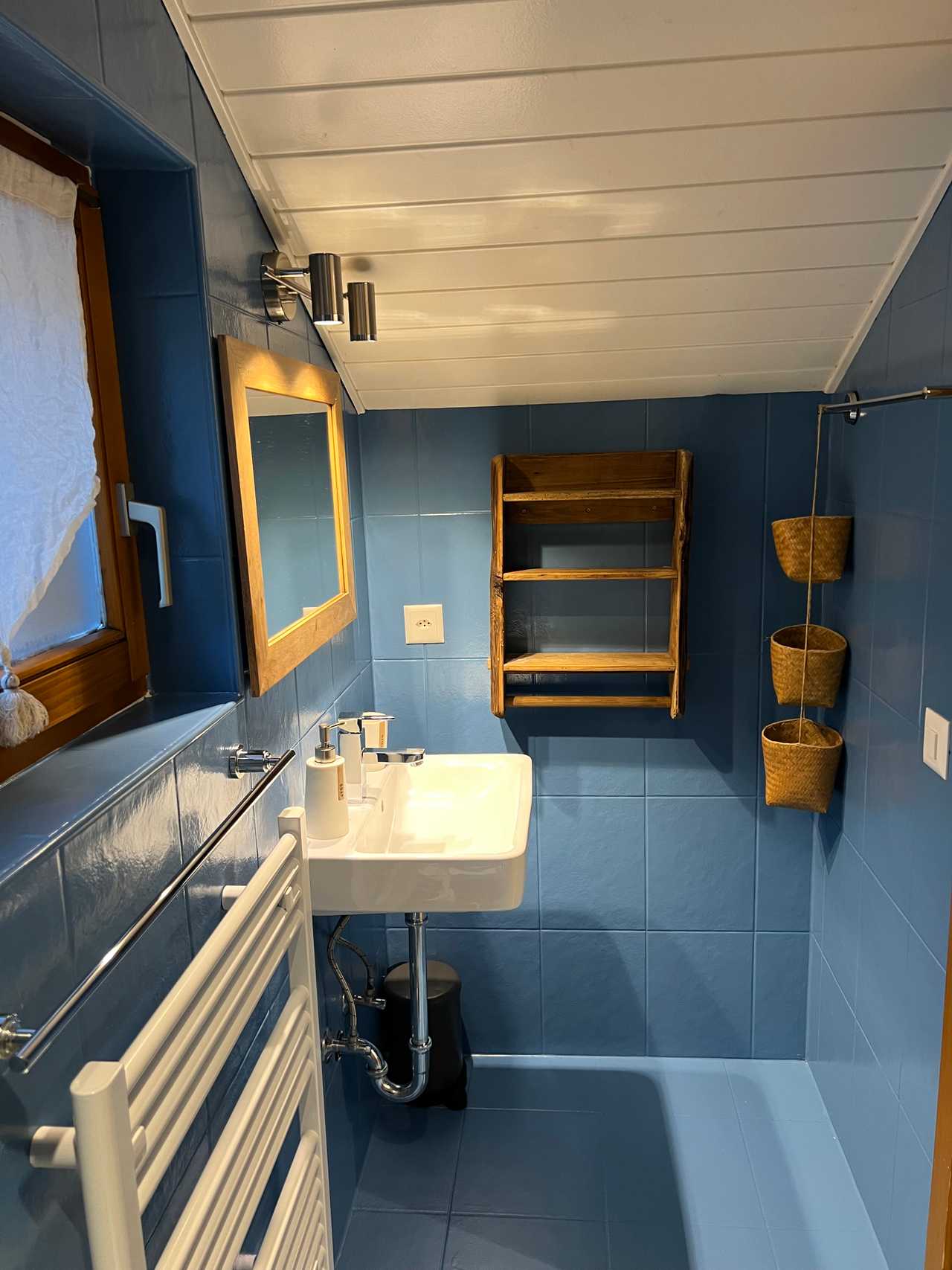En-suite bedroom in a chalet by the forest 