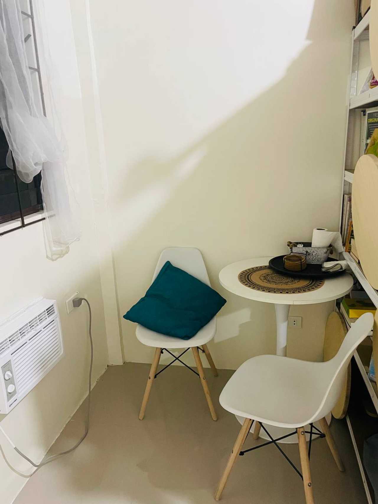 Transient studio APT, Good for 1 Lady only - with kids can be considered.
