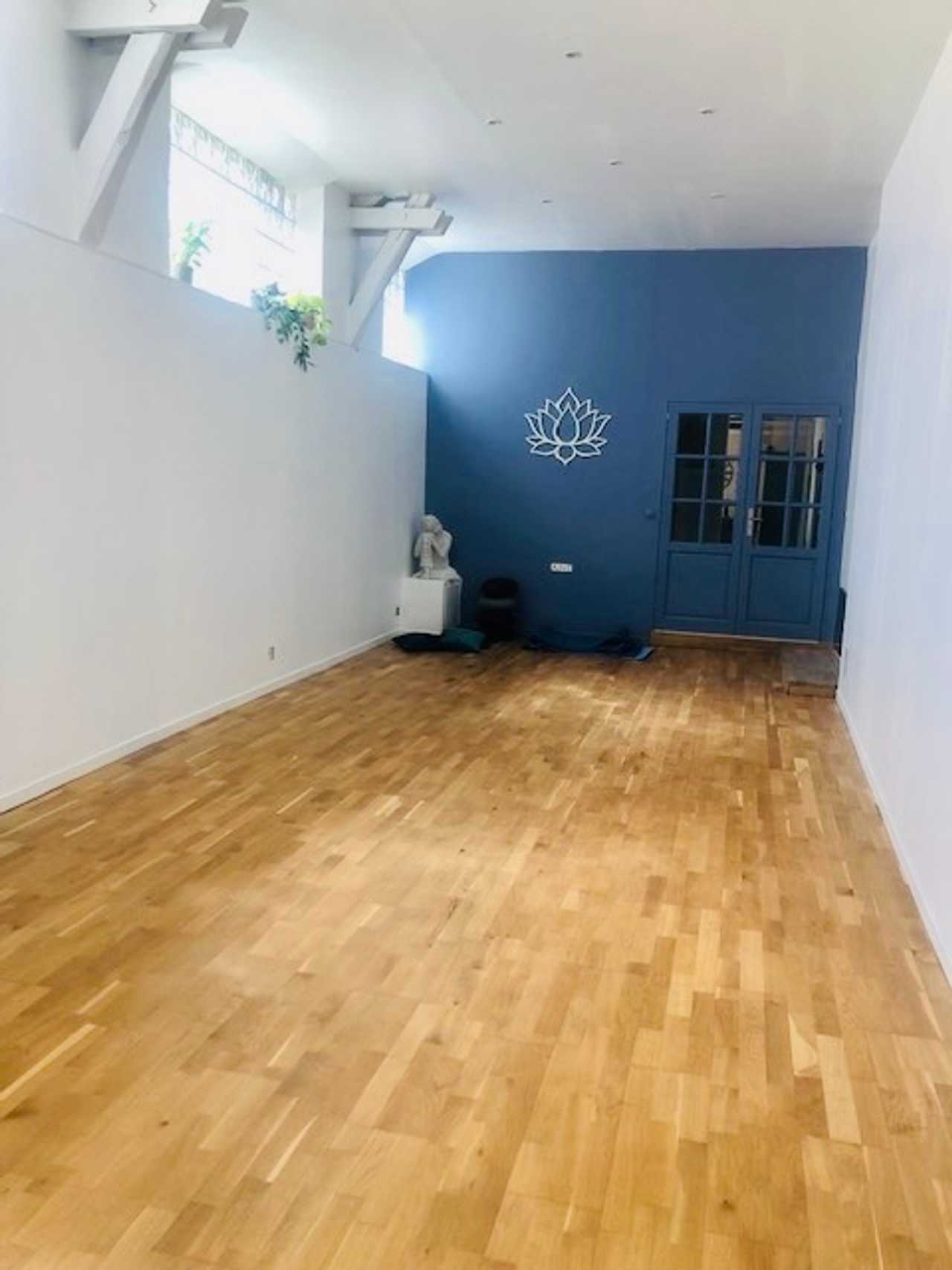 Art & Spiritual unique huge Loft 1h from Paris