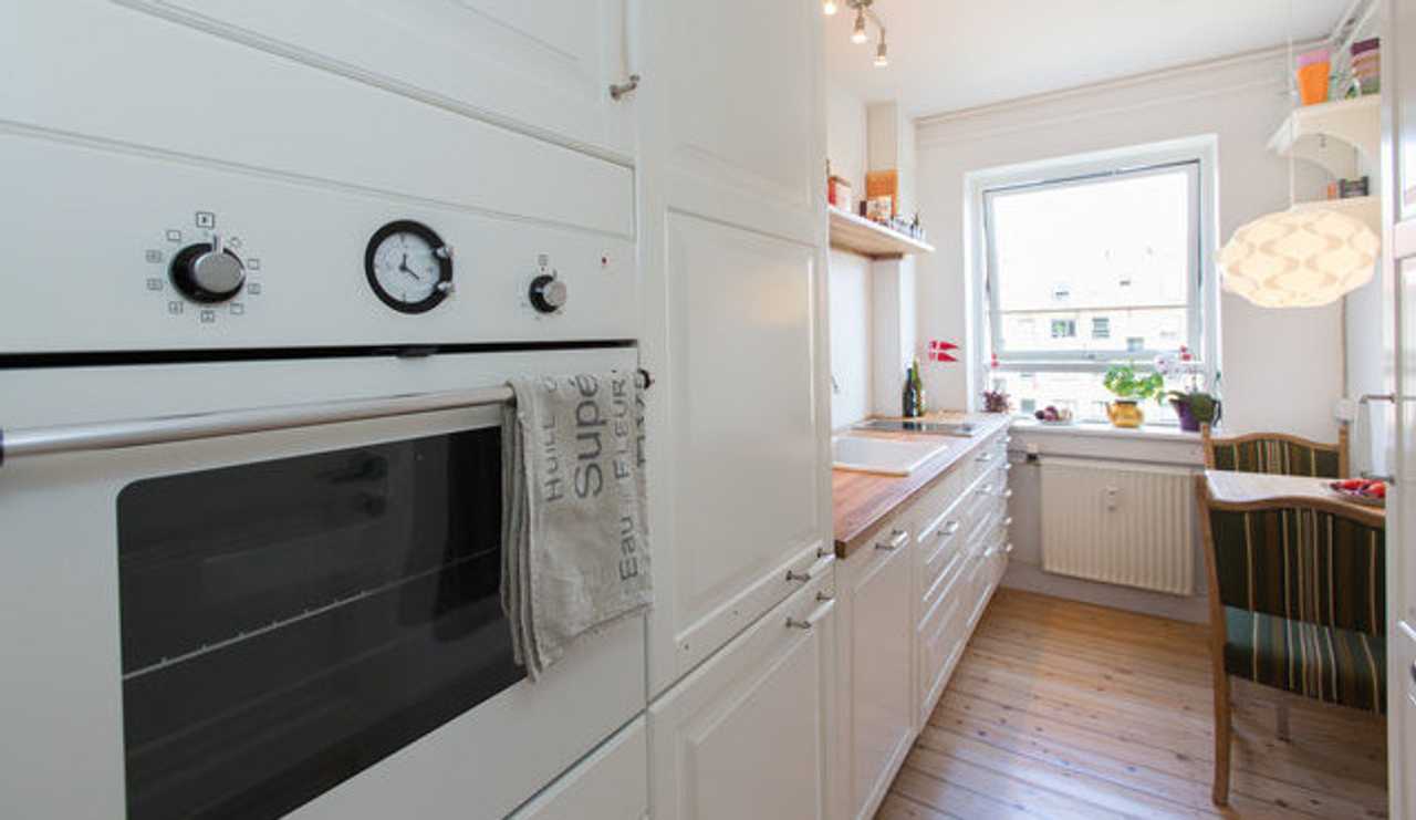 Penthouse with roof terrace and hot tub, 20 min WALK to citycenter