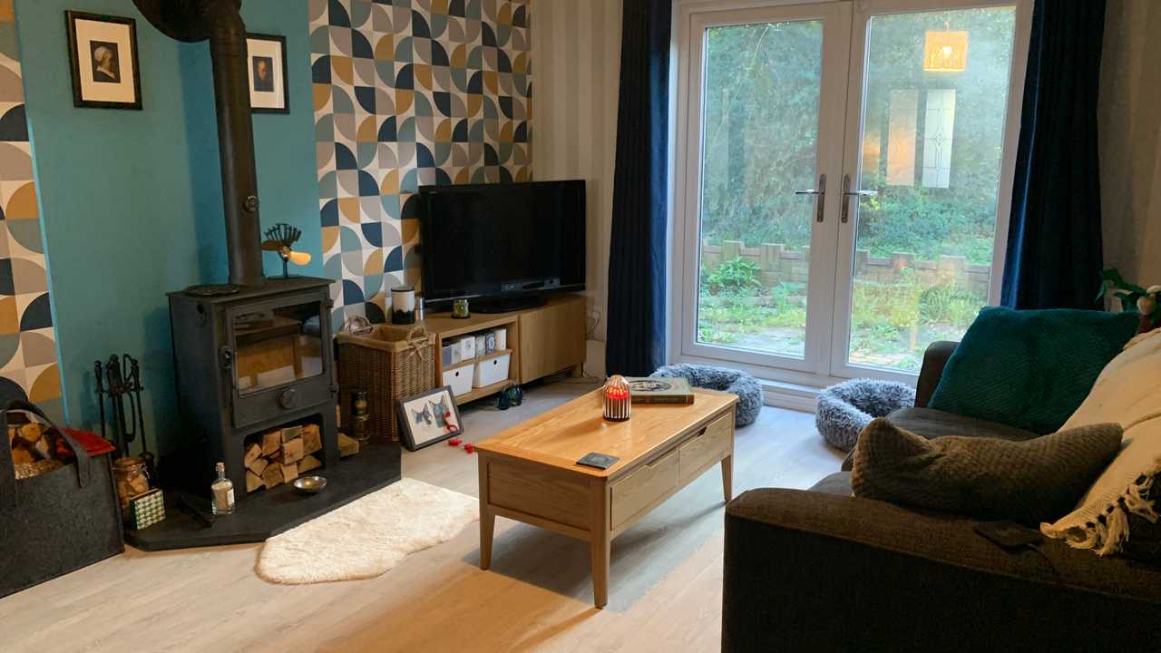Easy access to City Centre & UHW Heath Hospital