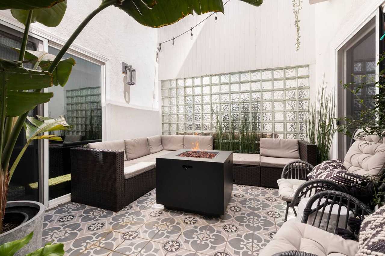 Modern Beach Town Living with INFRARED SAUNA and ELECTRIC CAR CHARGER