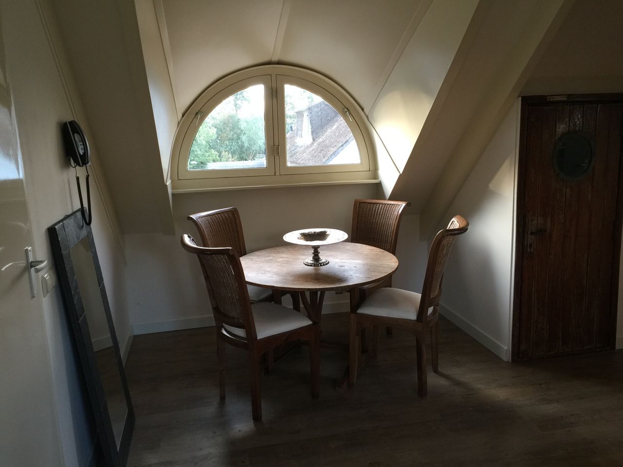 Cozy and Peaceful Thatched Roof Guesthouse of 1880's Farmhouse near Amsterdam!