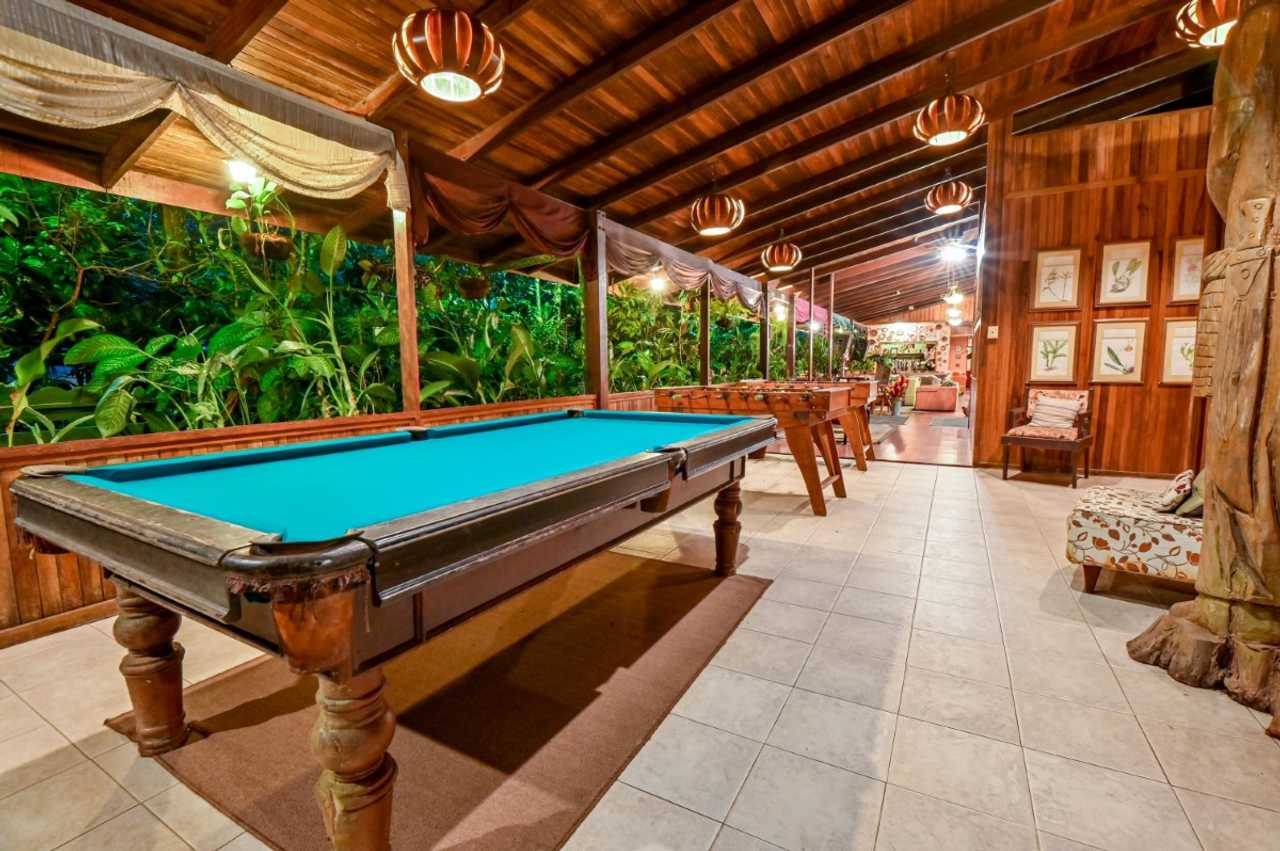 Lands in love hotel & forest resort 