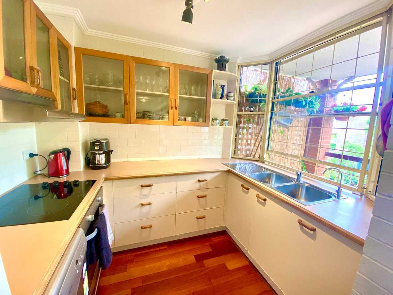 Relaxed & Leafy with Private Courtyard, Airport 15 min, City 3km