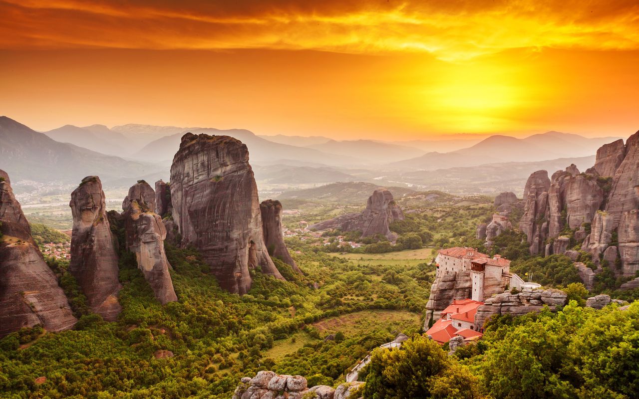 Meteora Harmony House / Vegan Healing Luxury