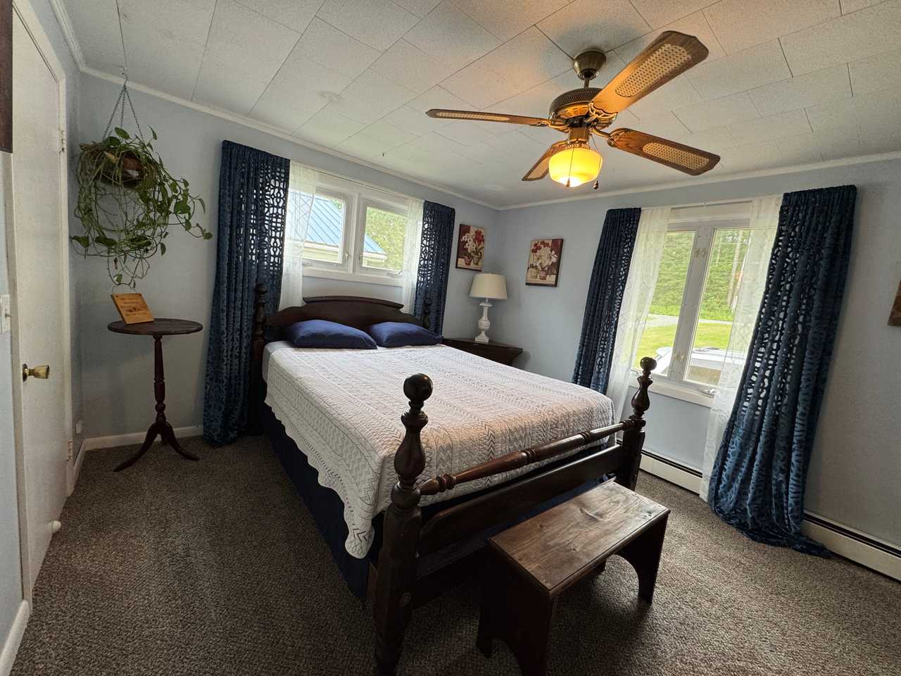 Dog’s stay Free. Hot-Tub, Fire Pit. Mountain Getaway. 