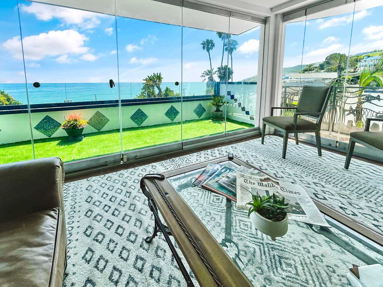 Room in Italian Villa right next to the beach