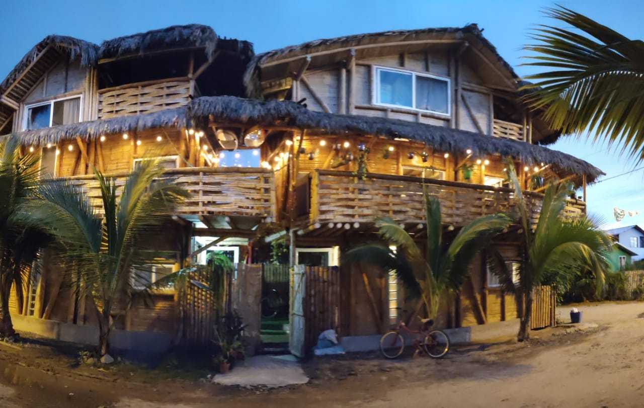Cozy new apartment on the beach in fun, beautiful & safe surf town Canoa 