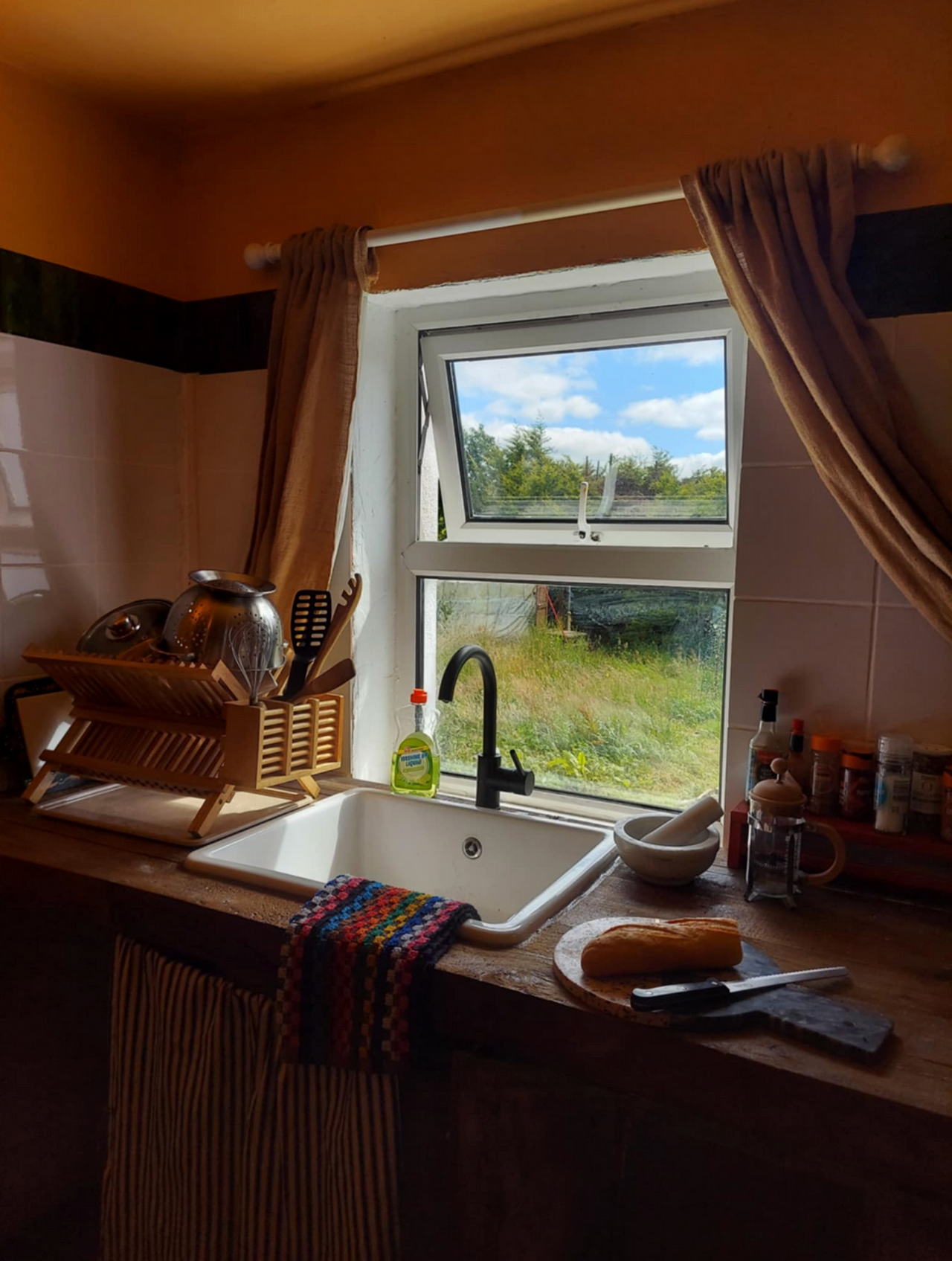 Charming Artistic Vegan Retreat
